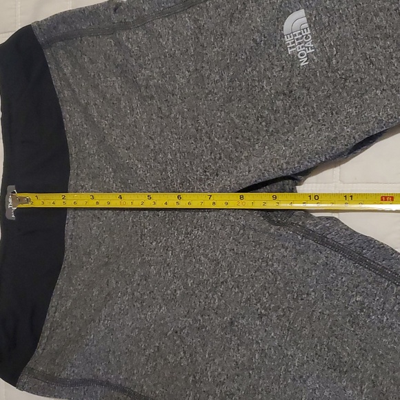 The North Face Flashdry Capri Leggings Gray Black Girls Regular Size 10-12 - Picture 8 of 10